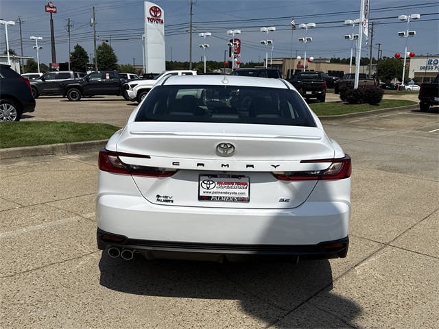 2025 Toyota Camry SE photo 4