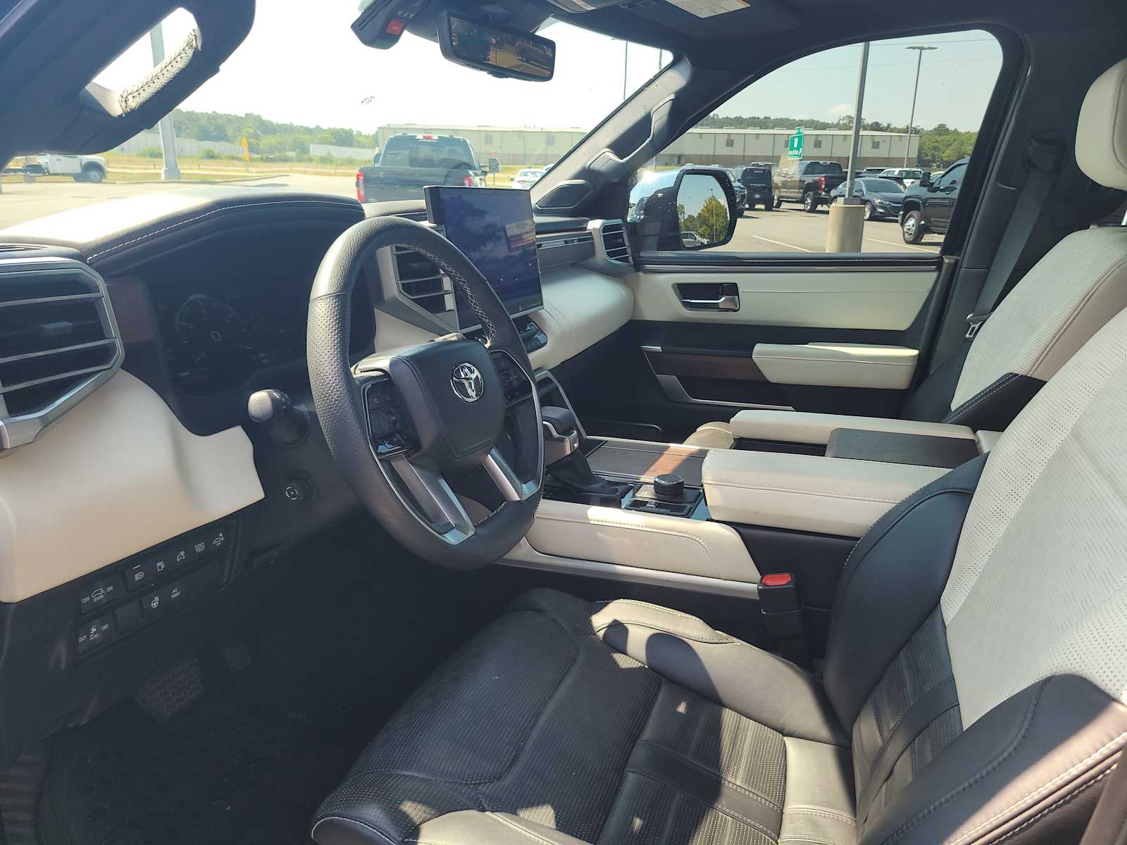 2024 Toyota Sequoia Capstone photo 8