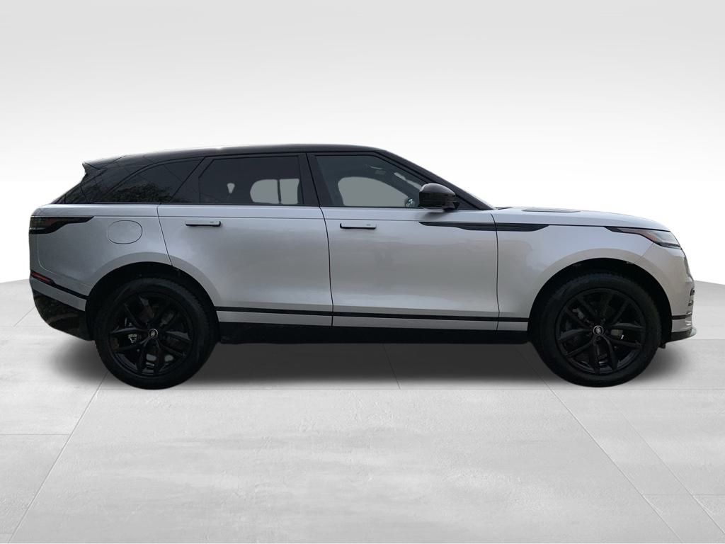 2025 Land Rover Range Rover Velar SE photo 4