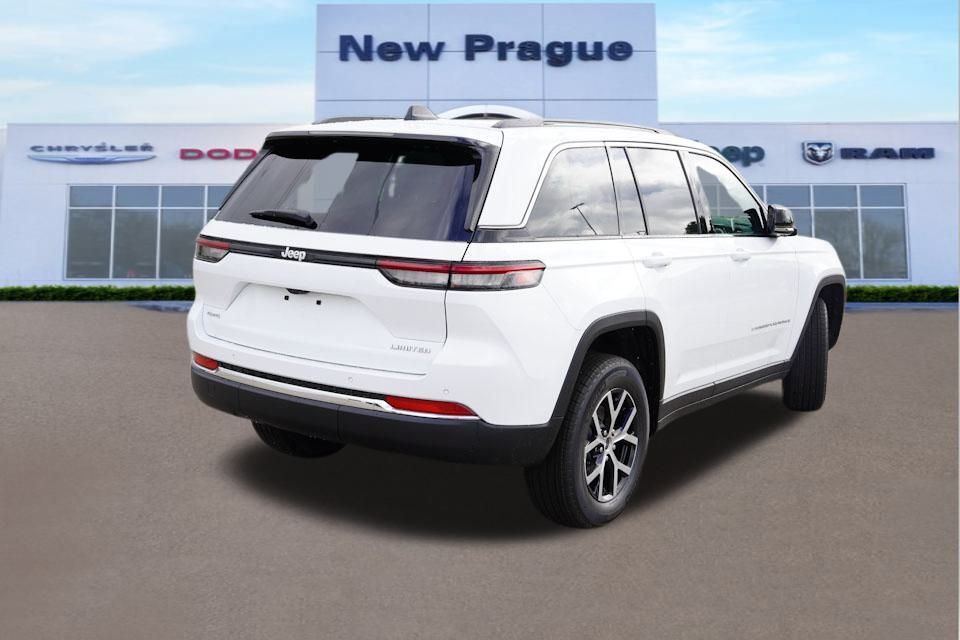 2025 Jeep Grand Cherokee Limited photo 3
