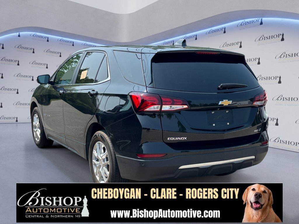 2022 Chevrolet Equinox LT photo 2