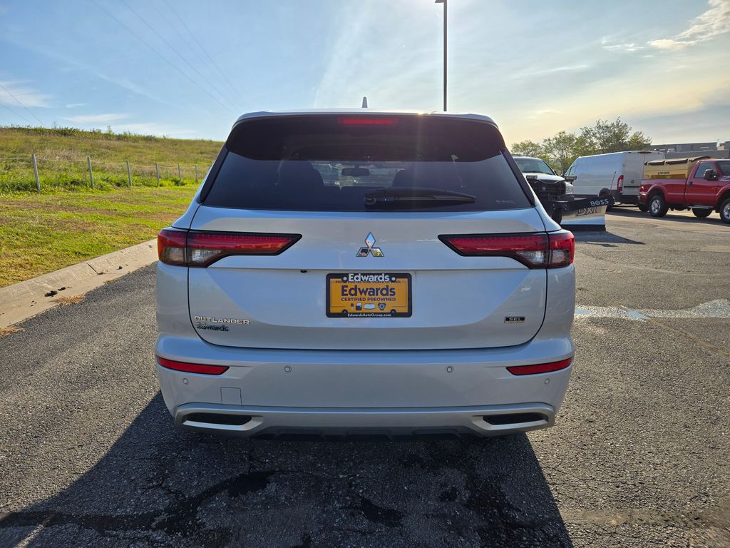 2022 Mitsubishi Outlander SEL photo 4