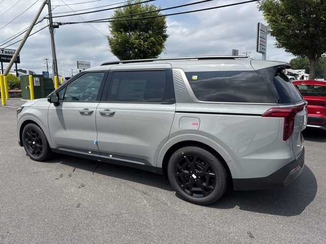 2026 Kia Carnival SX photo 4
