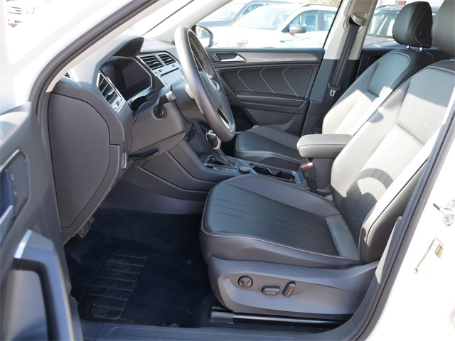 2022 Volkswagen Tiguan SE photo 13