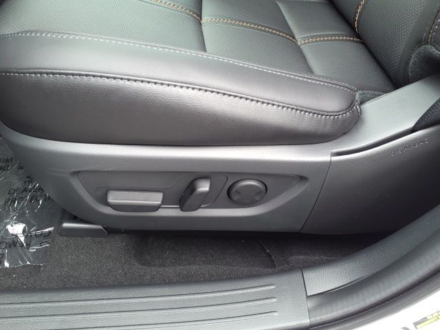 2025 Mazda CX-50 Premium photo 11