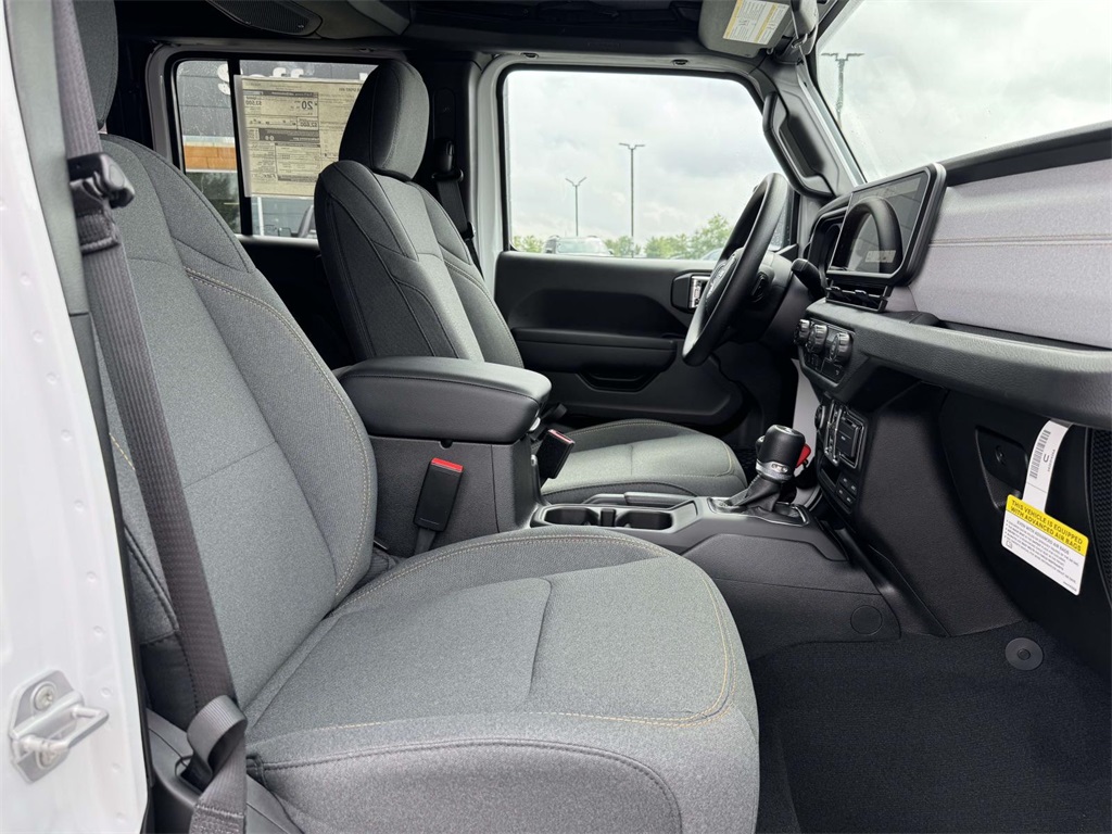 2025 Jeep Wrangler Sport photo 13
