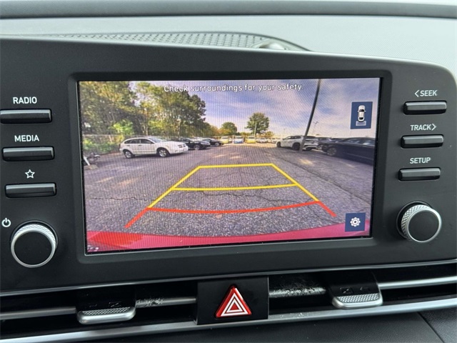 2023 Hyundai Elantra SEL photo 4