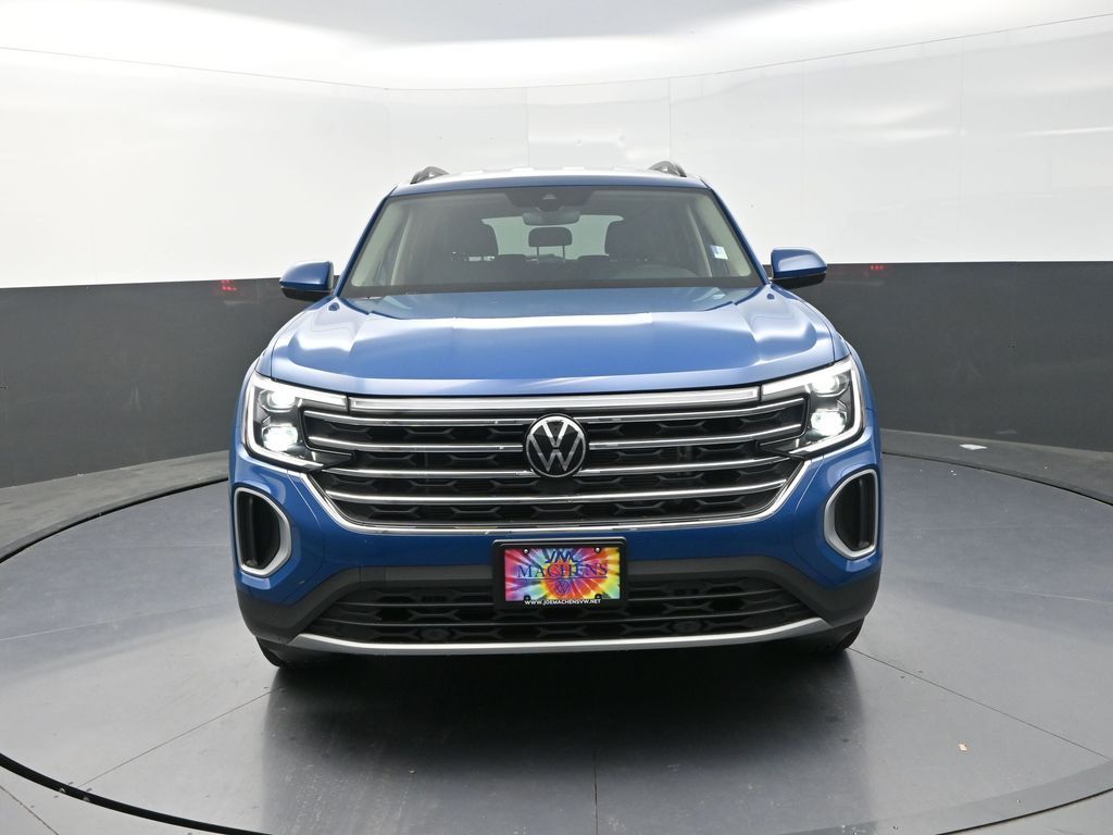 2025 Volkswagen Atlas SE photo 2