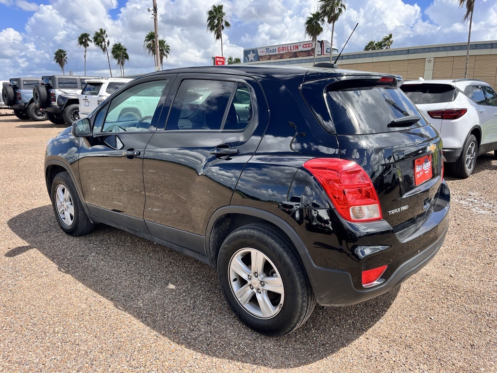 2022 Chevrolet Trax LS photo 4