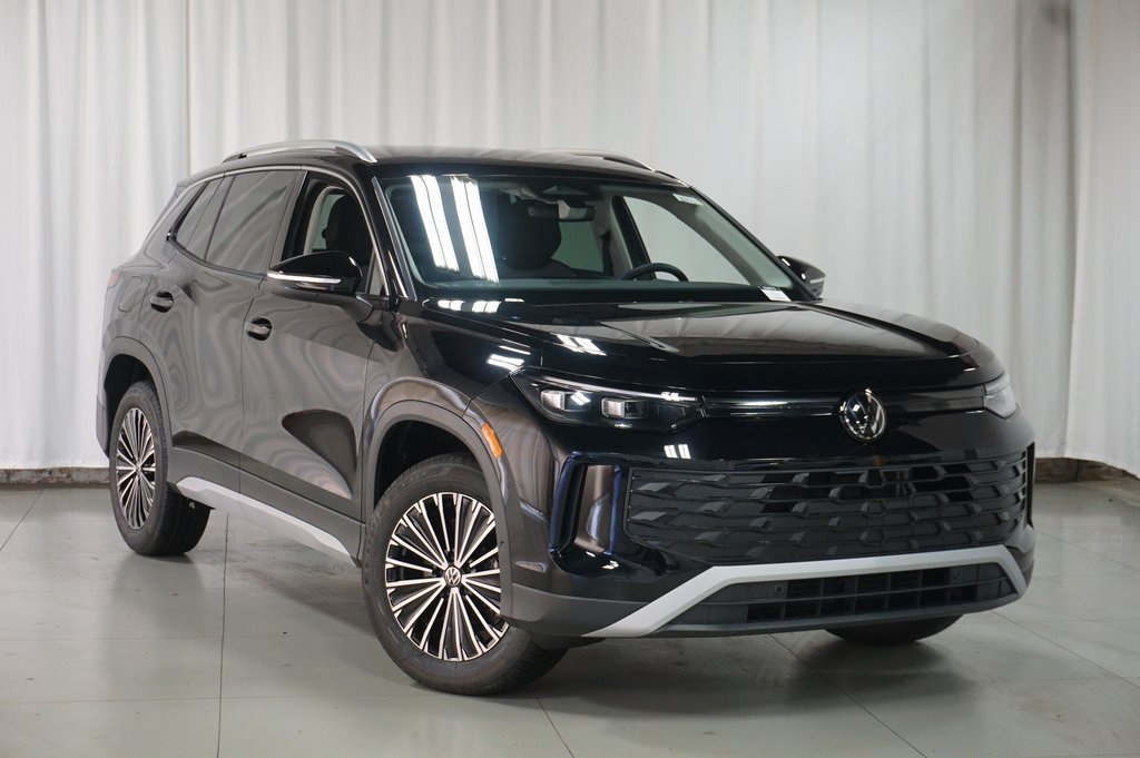 2025 Volkswagen Tiguan S photo 2