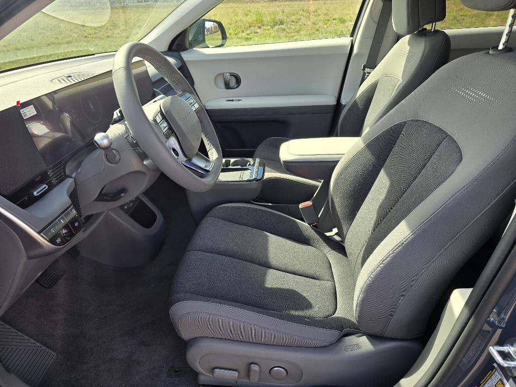 2025 Hyundai Ioniq 5 SE photo 10