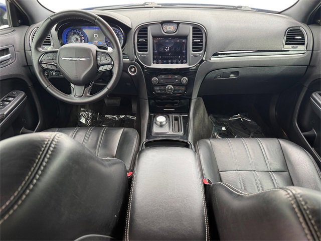 2018 Chrysler 300 photo 11