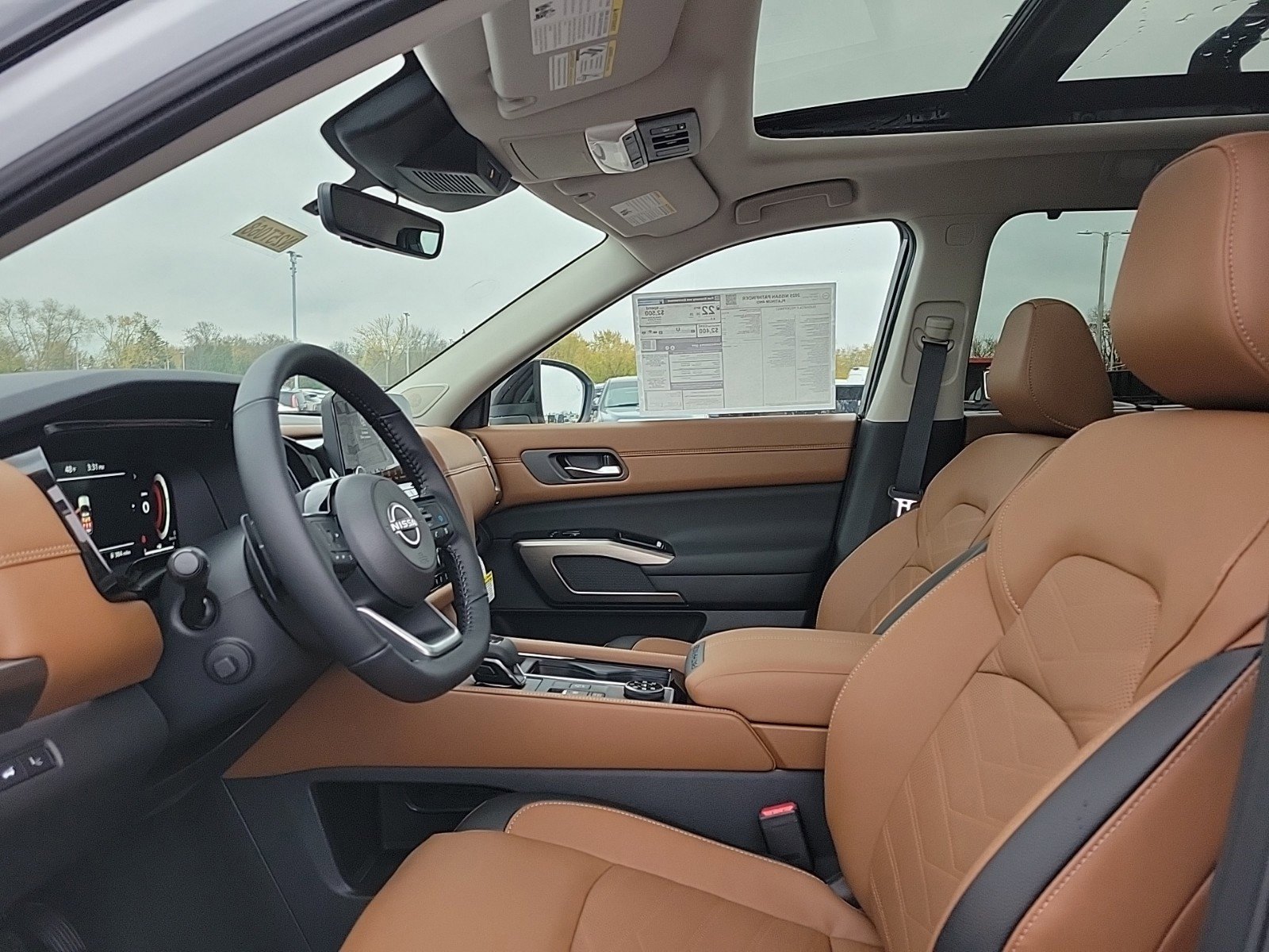 2025 Nissan Pathfinder Platinum photo 13