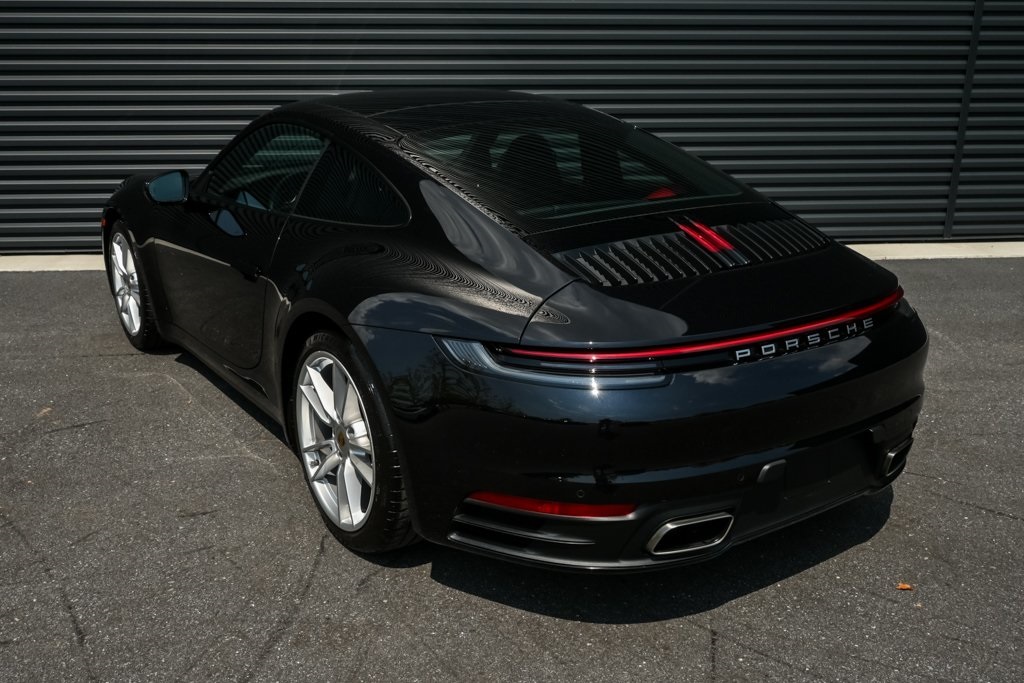 2022 Porsche 911 Coupe photo 3