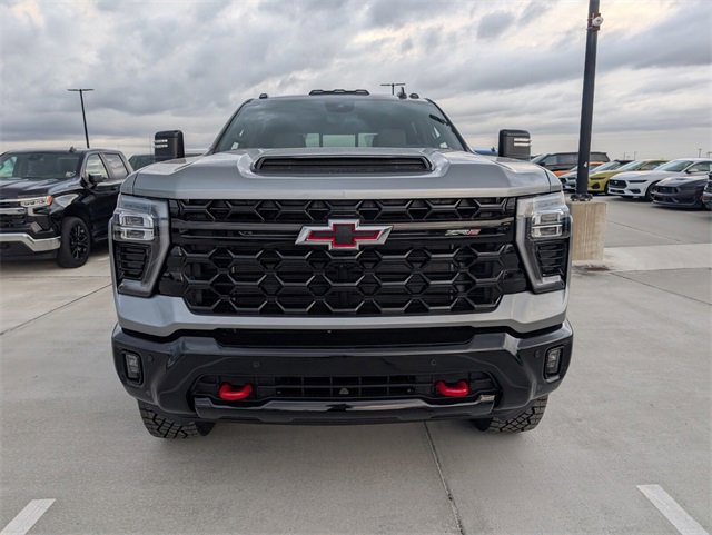 2026 Chevrolet Silverado 2500HD ZR2 photo 2