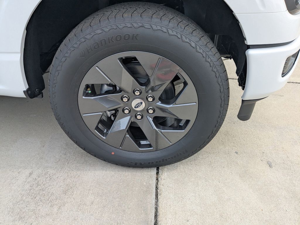 2025 Ford F-150 STX photo 9