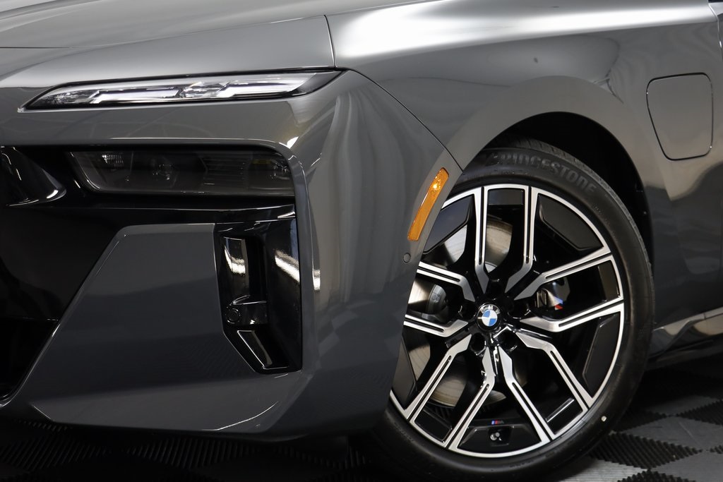2026 Bmw 750e 750e xDrive photo 3