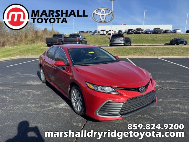 2024 Toyota Camry LE's photo