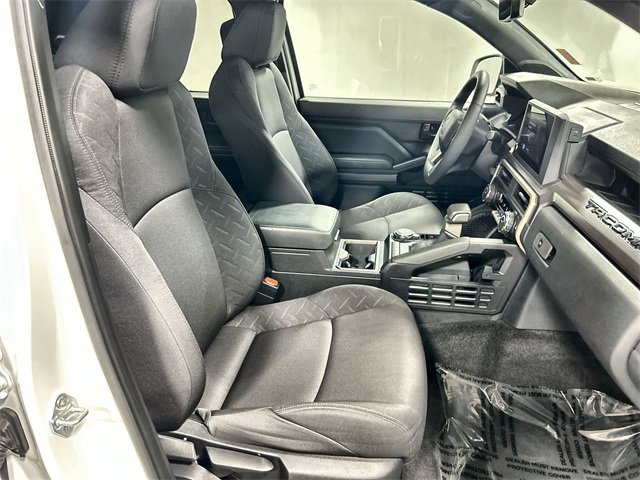 2024 Toyota Tacoma SR5 photo 24