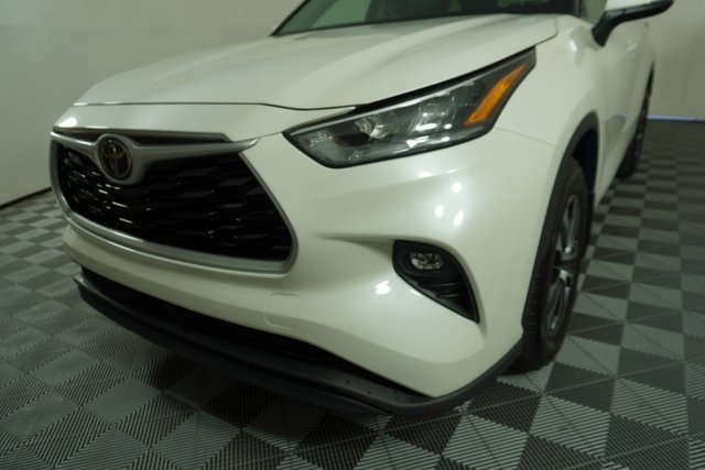 2020 Toyota Highlander XLE photo 10