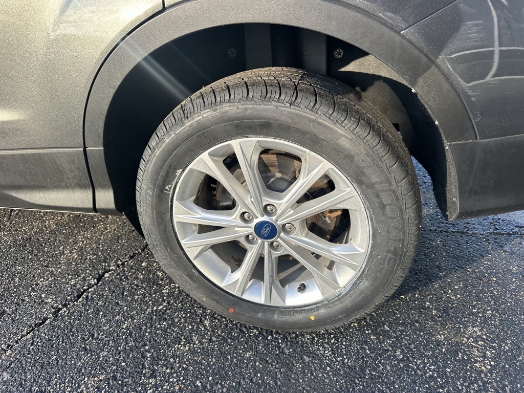 2019 Ford Escape SEL photo 27