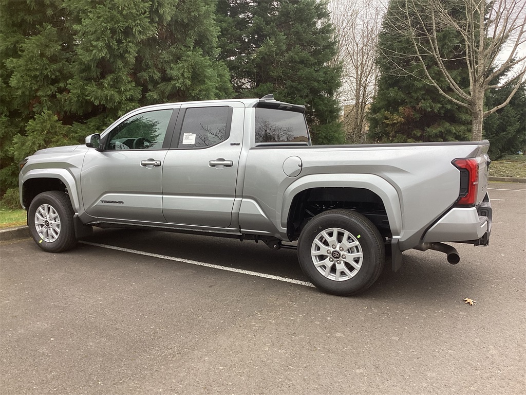 2025 Toyota Tacoma SR5 4x4 Double Cab photo 10