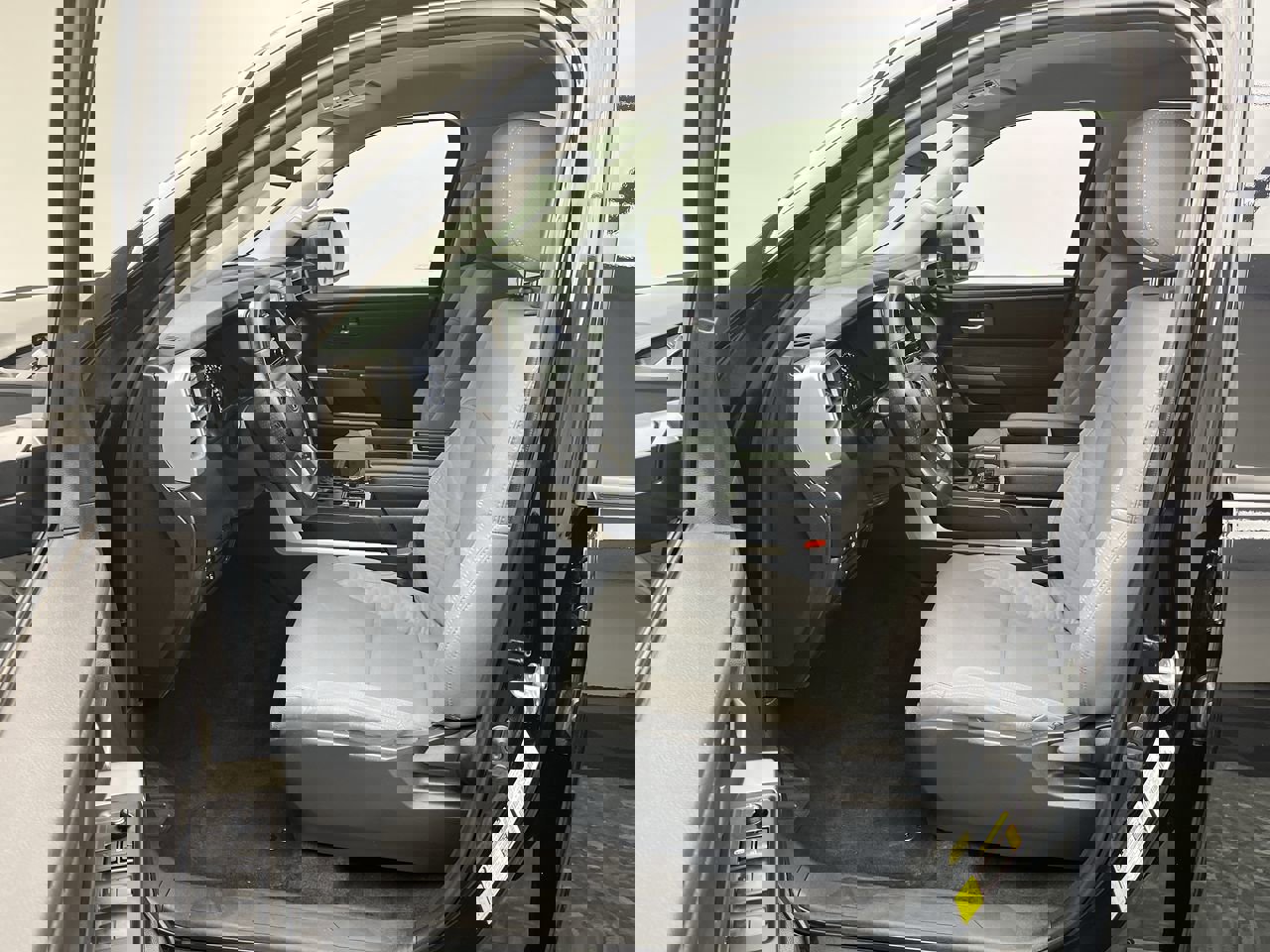 2023 Toyota Tundra SR5 Double Cab photo 3