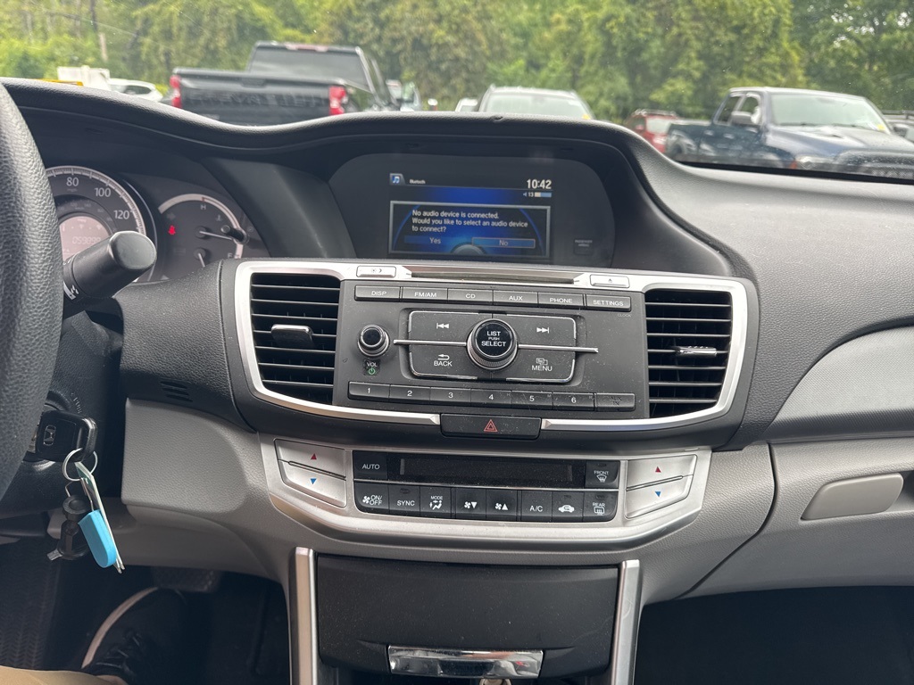 2015 Honda Accord LX photo 4