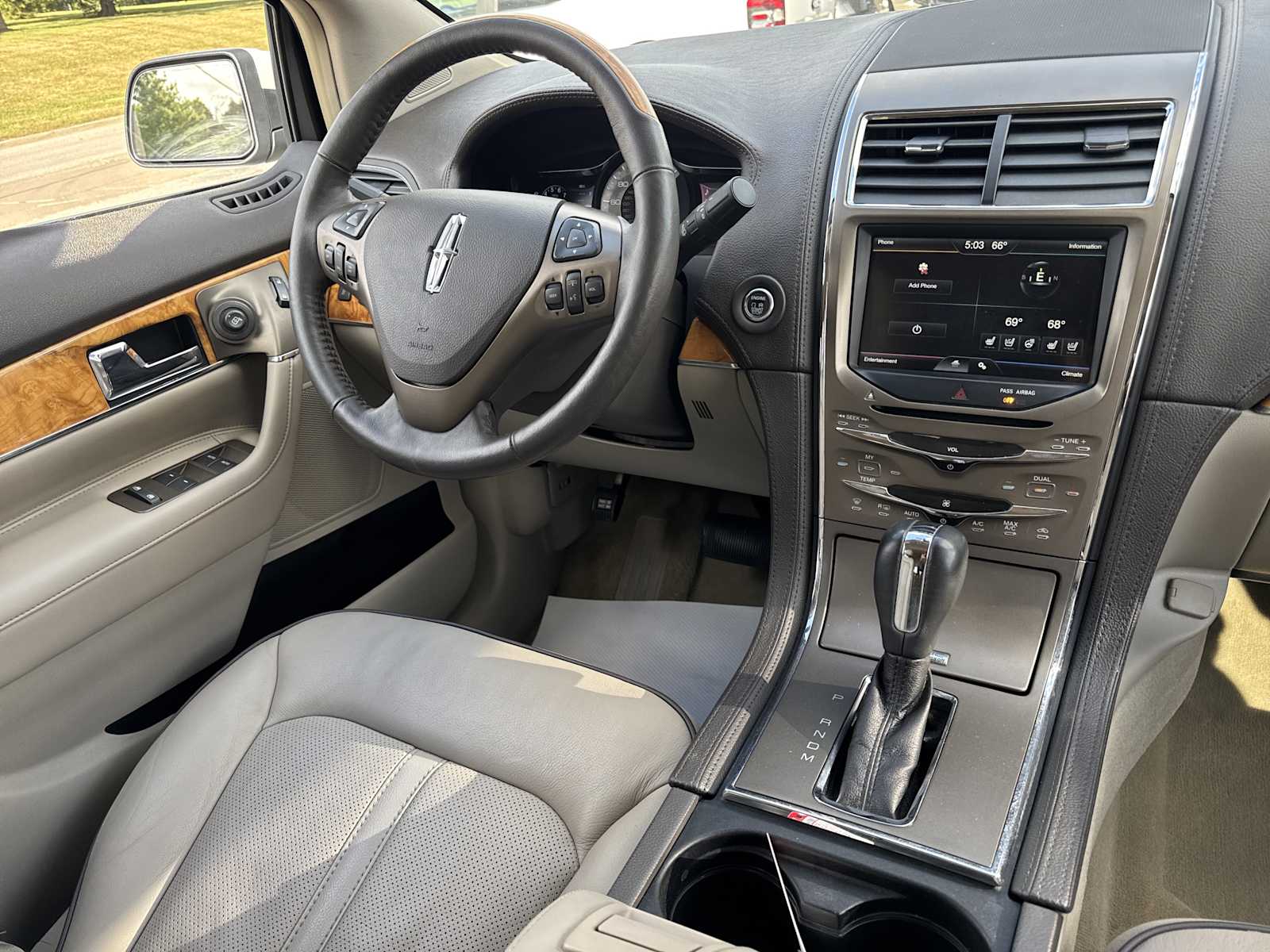 2012 Lincoln MKX photo 21