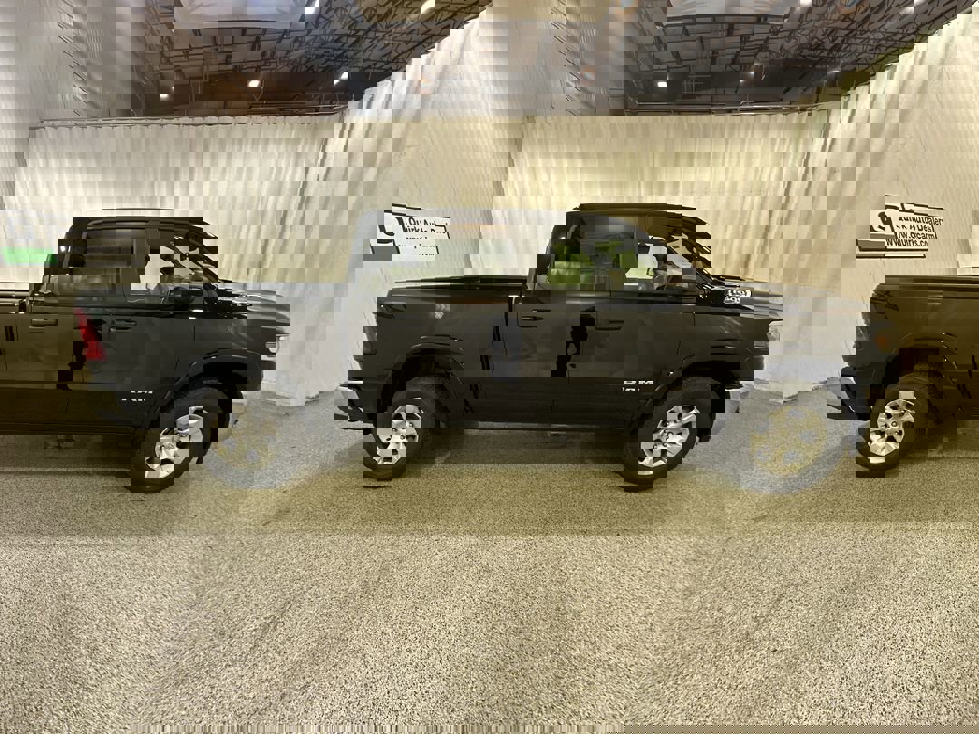 2025 Ram 1500 Big Horn photo 3