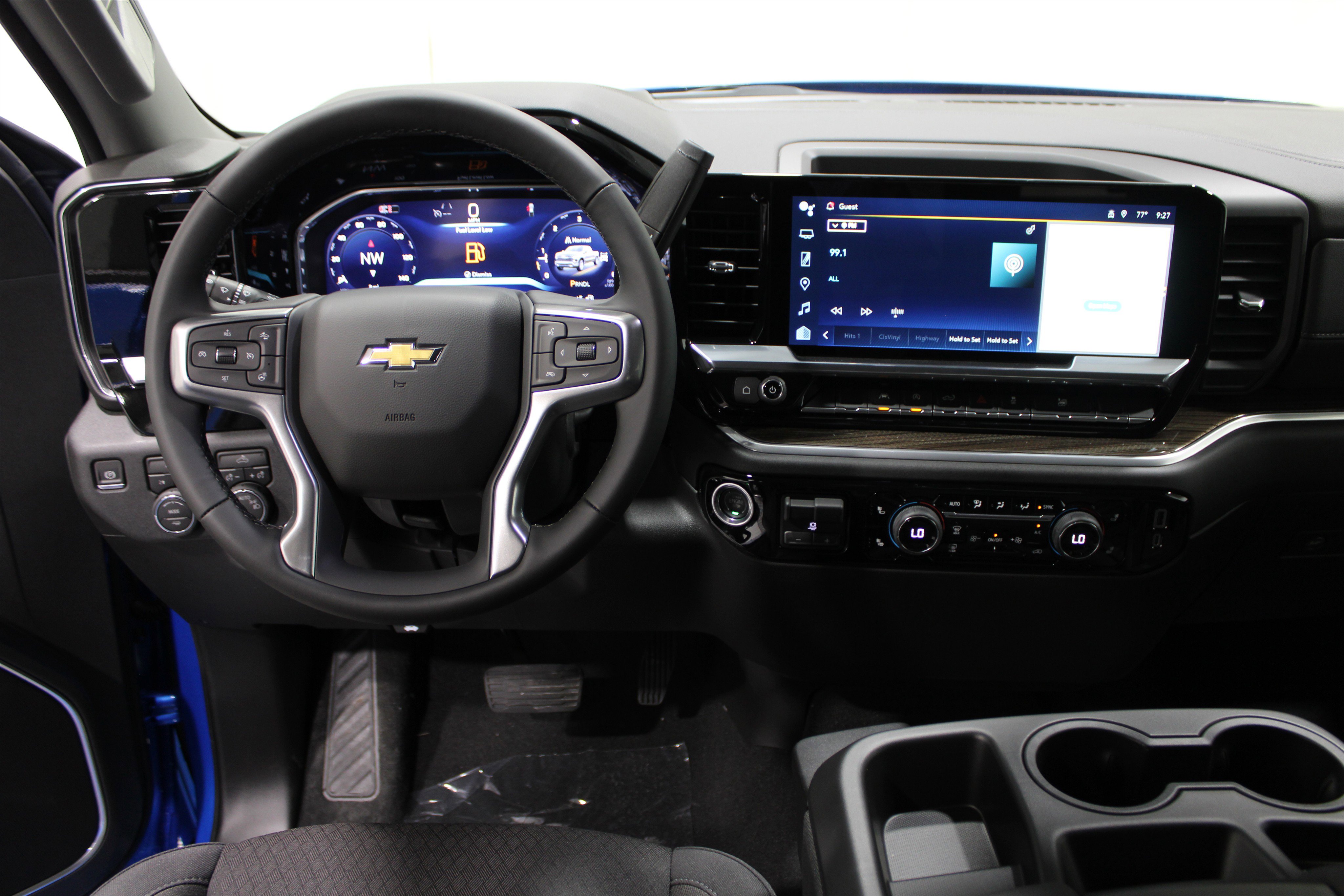 2026 Chevrolet Silverado 1500 LT photo 2