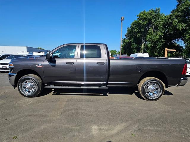 2025 Ram 3500 Tradesman photo 3