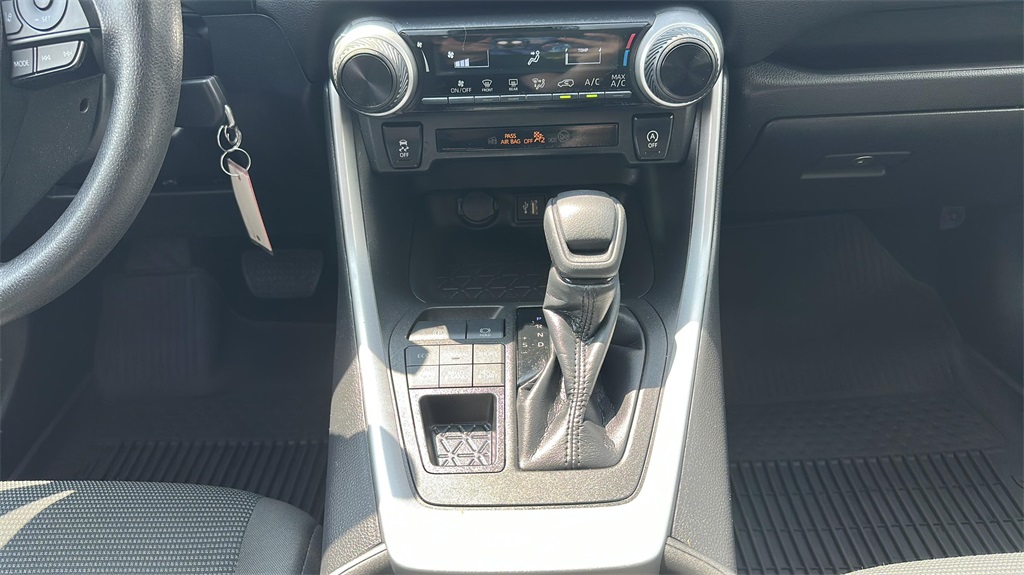 2023 Toyota RAV4 LE photo 11