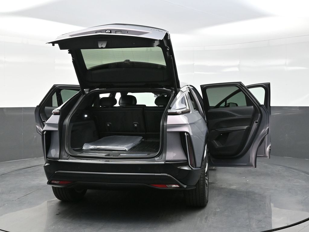 2025 Cadillac Lyriq Luxury photo 37