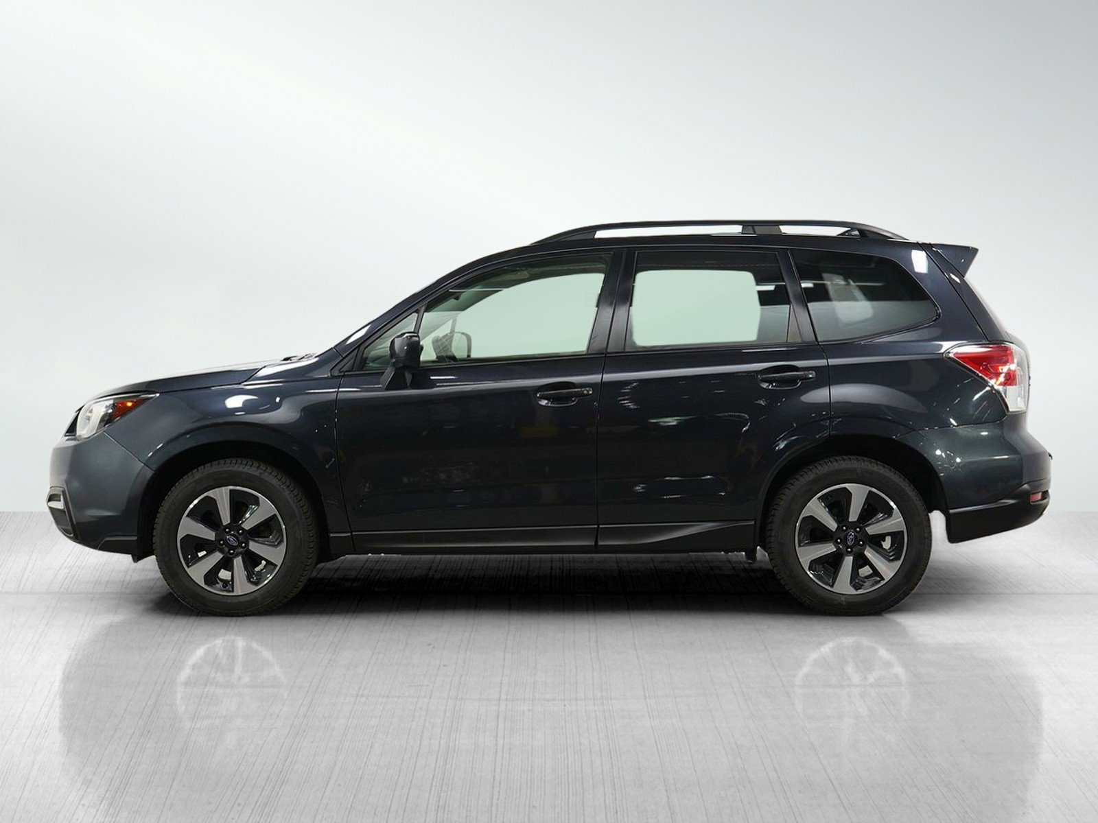 Used 2018 Subaru Forester Premium with VIN JF2SJAECXJH477313 for sale in Burnsville, Minnesota
