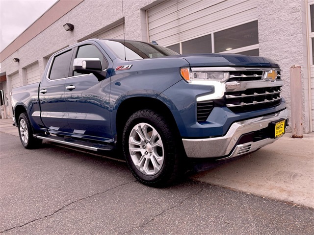 2024 Chevrolet Silverado 1500 LTZ photo 2