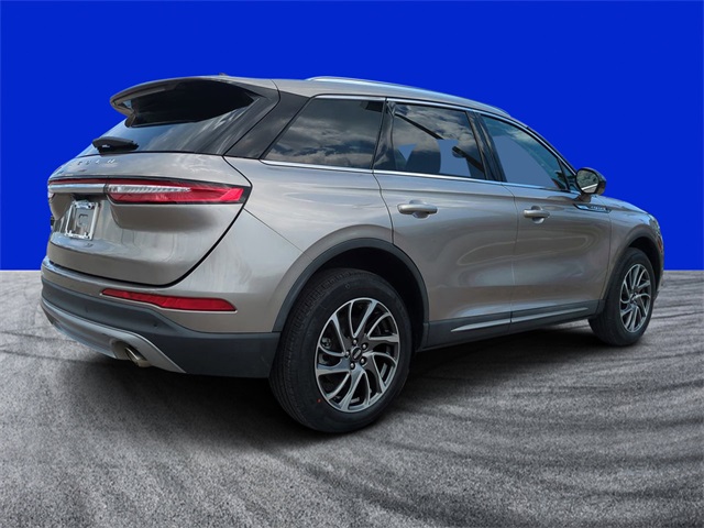 2021 Lincoln Corsair Standard photo 3