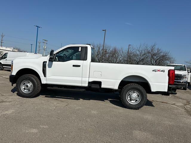 2025 Ford F-250 XL photo 4