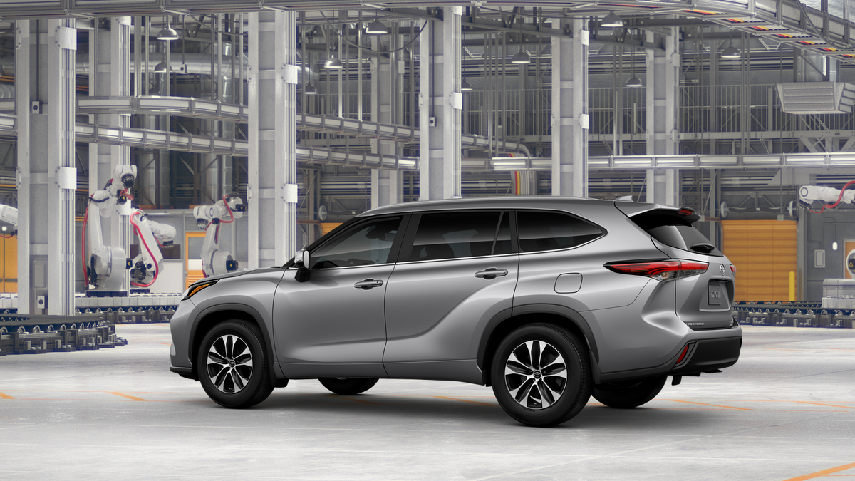 2025 Toyota Highlander XLE photo 3