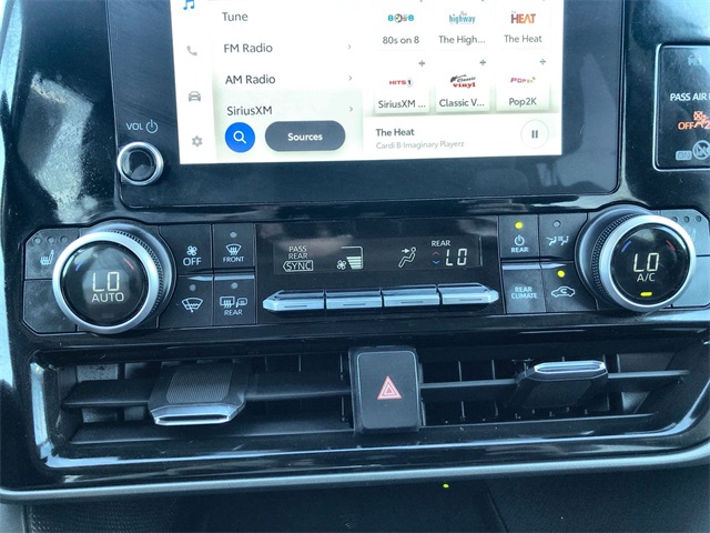 2024 Toyota Highlander XLE photo 8