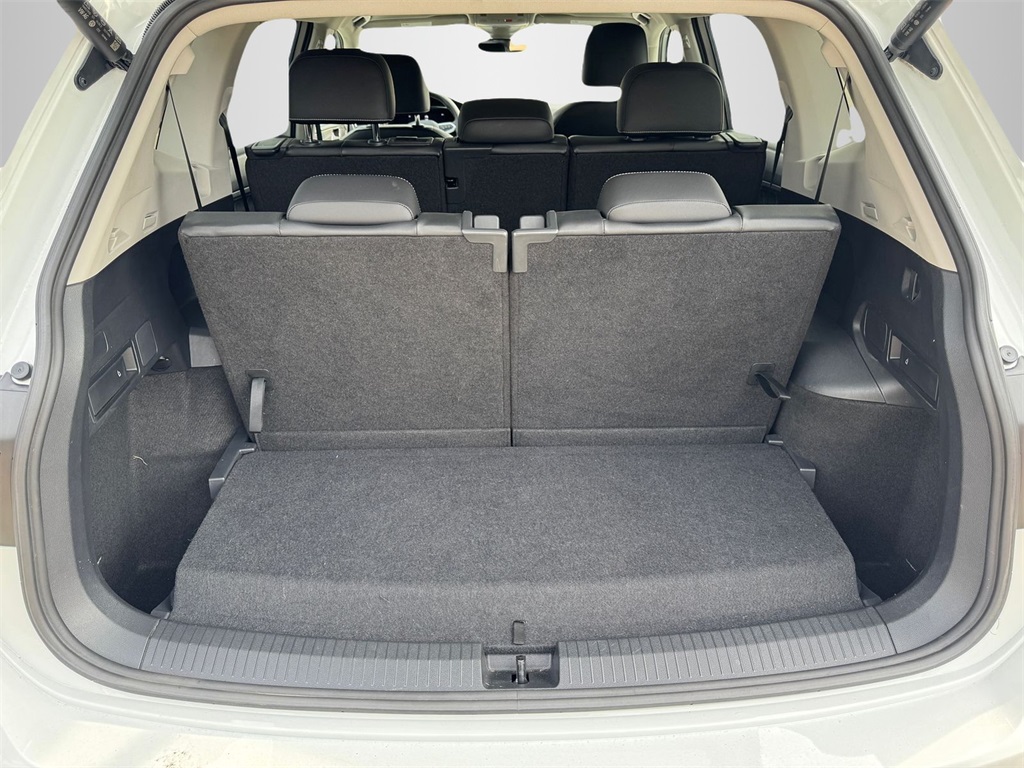 2022 Volkswagen Tiguan SE photo 9