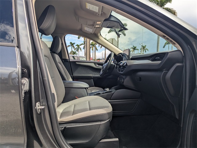 2020 Ford Escape SE photo 17