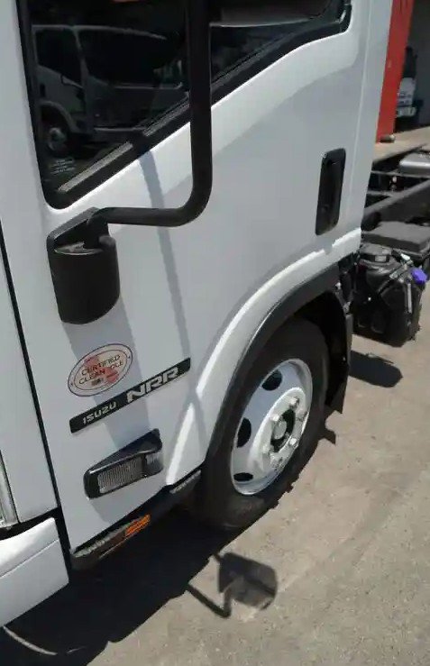 2024 Isuzu NRR Standard photo 3