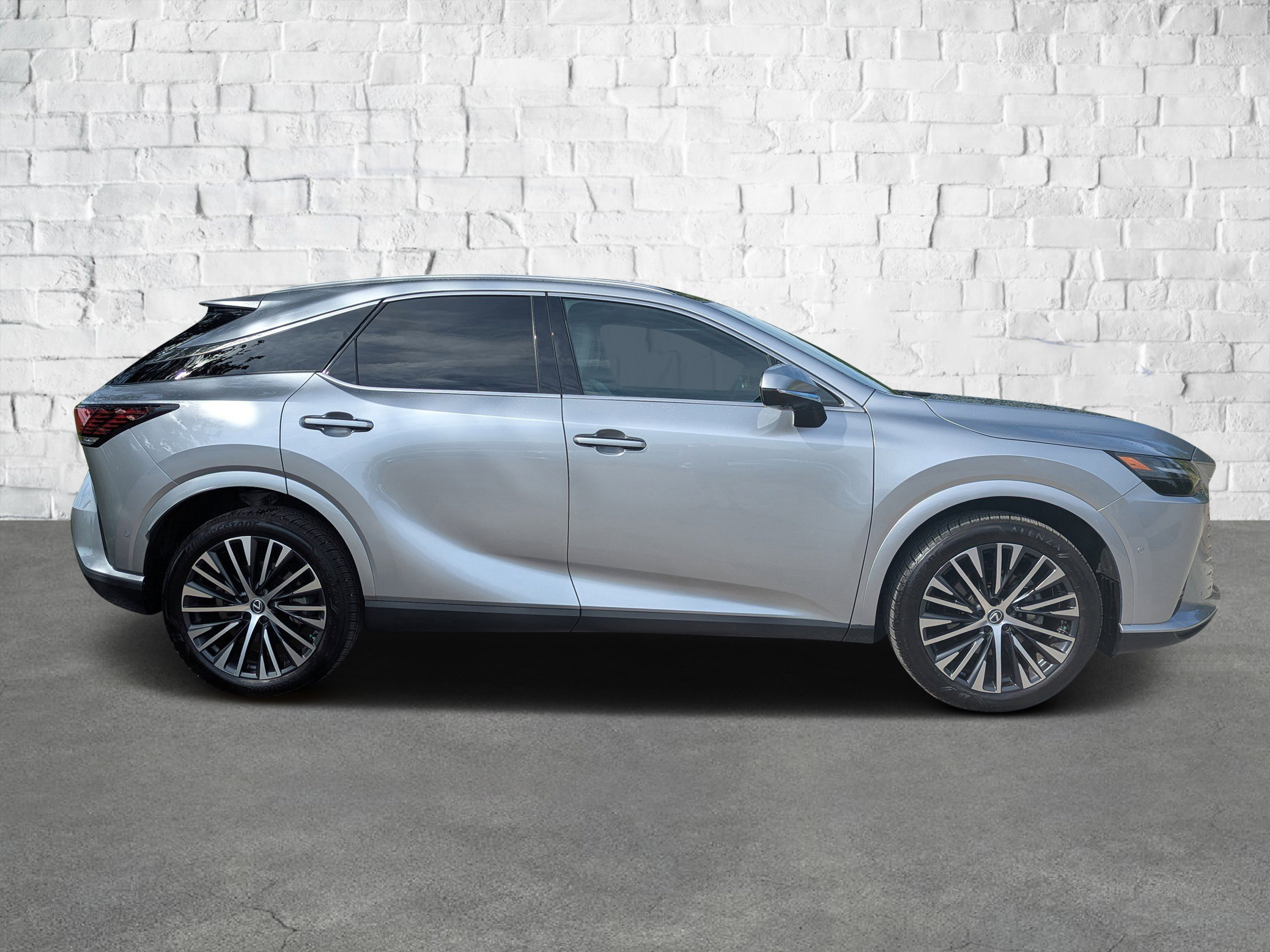 2023 Lexus RX 350 photo 3