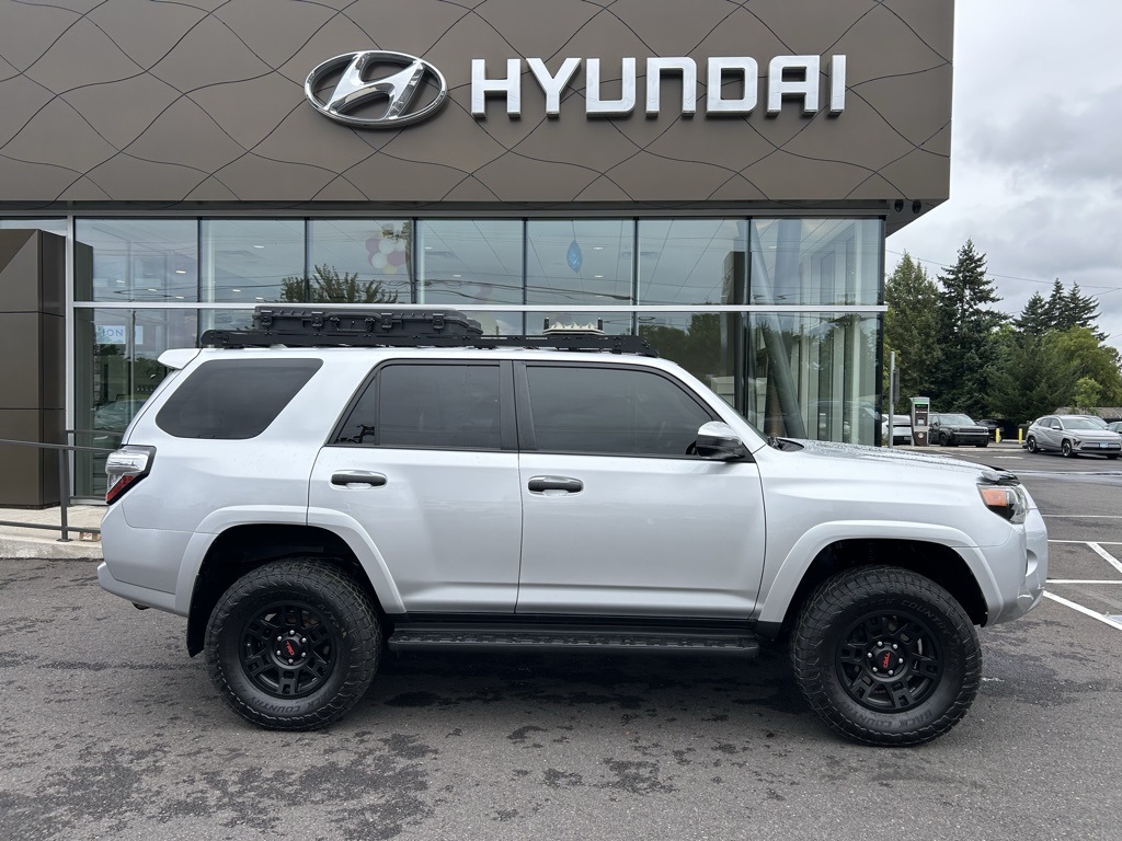 2018 Toyota 4Runner SR5 Premium photo 4