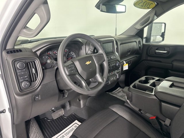 2025 Chevrolet Silverado 2500HD Custom photo 14