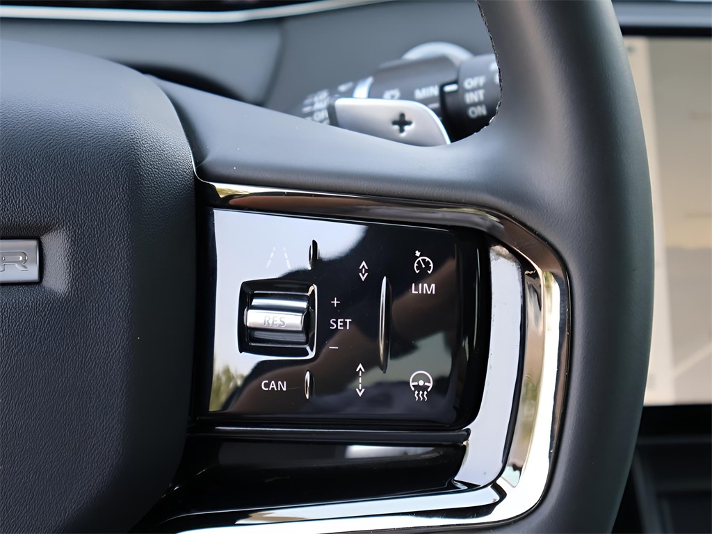 2024 Land Rover Range Rover Evoque Dynamic SE photo 25