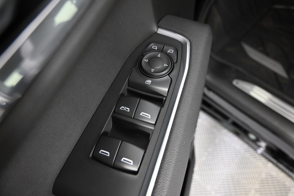 2025 Chevrolet Silverado 1500 LT photo 18