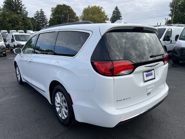 2017 Chrysler Pacifica Touring L photo 24