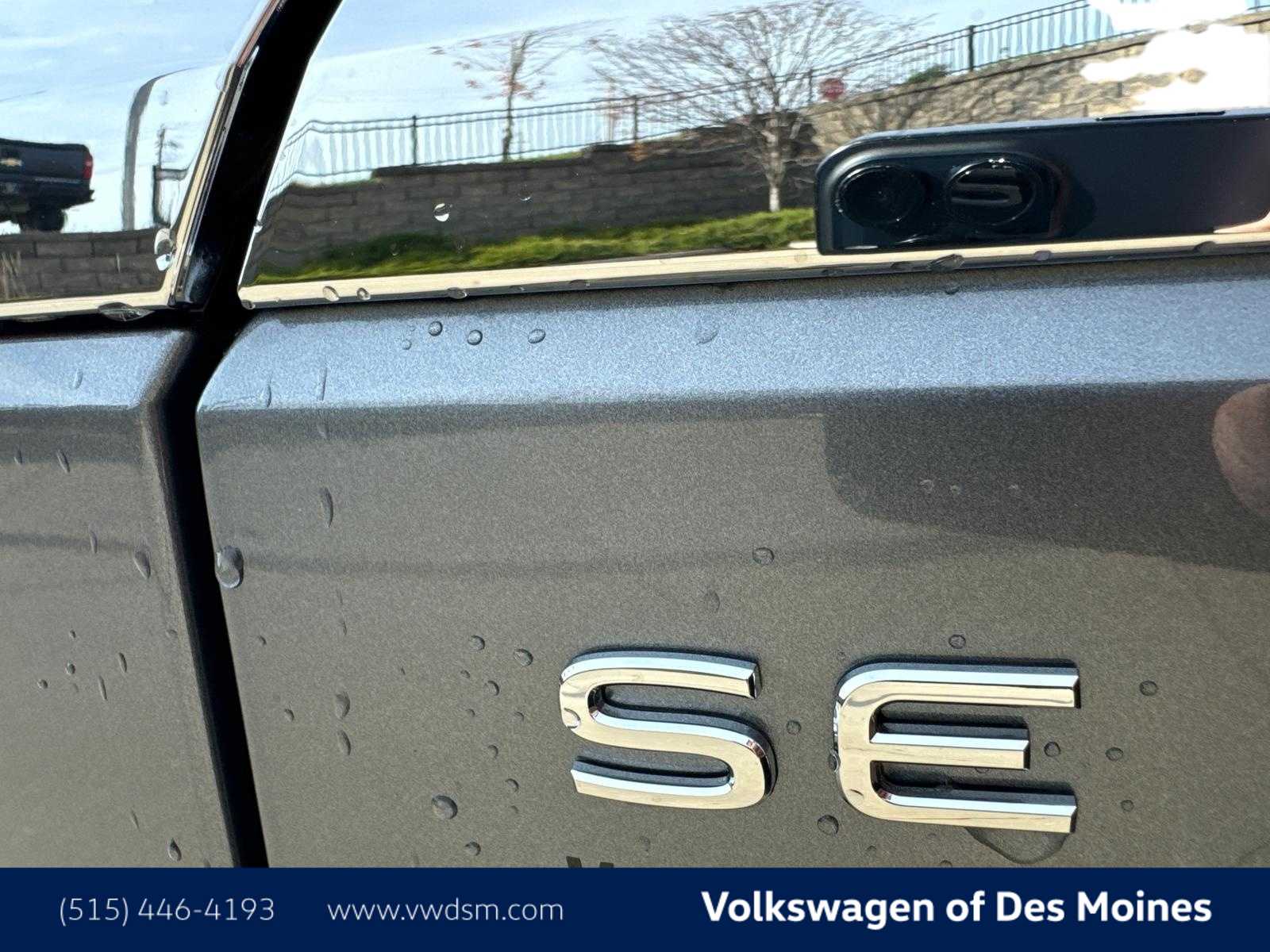 2025 Volkswagen Atlas SE Technology photo 6